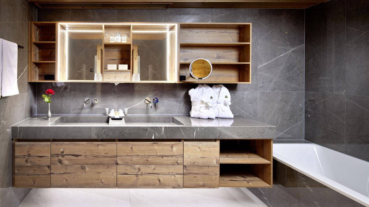 Doppelzimmer Deluxe Zwölfer -  Badezimmer Doppelzimmer Deluxe Zwölfer -  Badezimmer